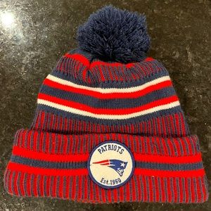 Official NFL Patriots Fleece-Lined Pom Hat